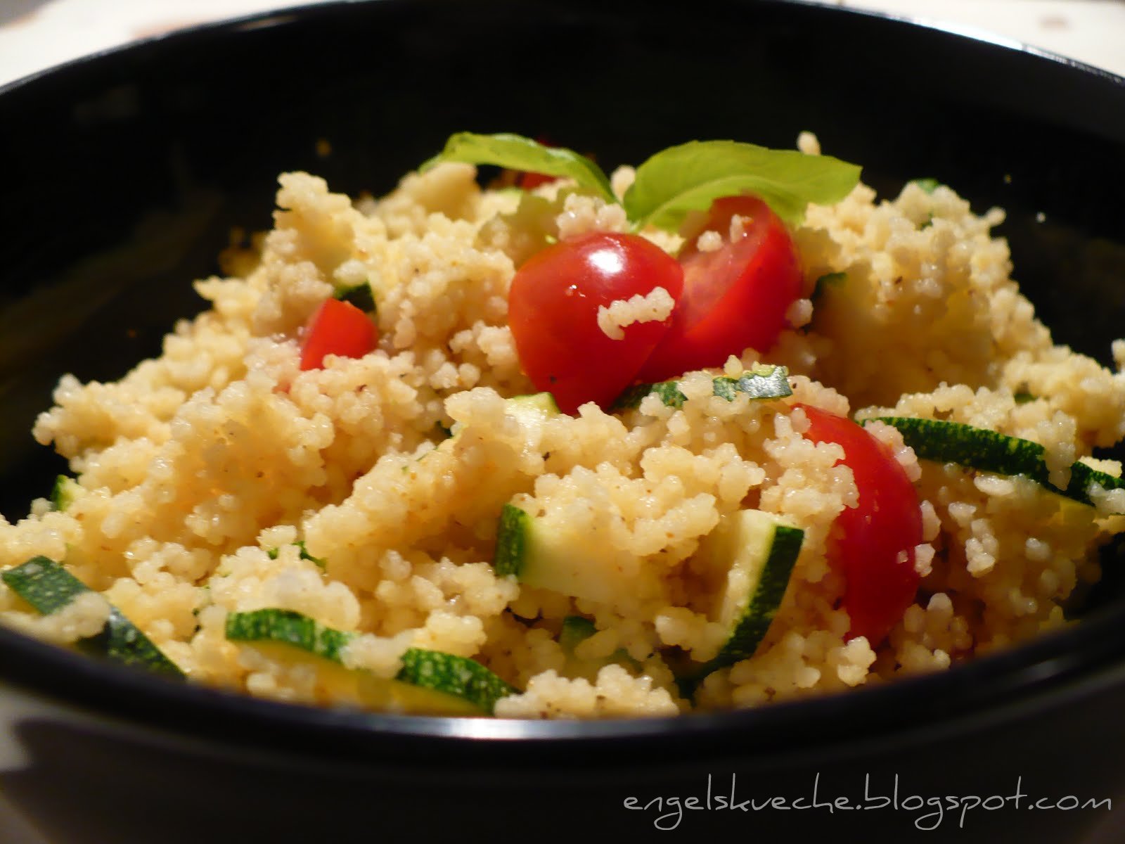 Essen aus Engelchens Küche: Couscous mit Zucchini und Tomate