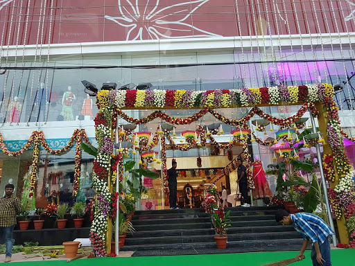 South India Shopping Mall, D.No.3-4-227, Sawaran St, Azmath Pura, Sai Nagar, Karimnagar, Telangana 505001, India, Shopping_Centre, state TS