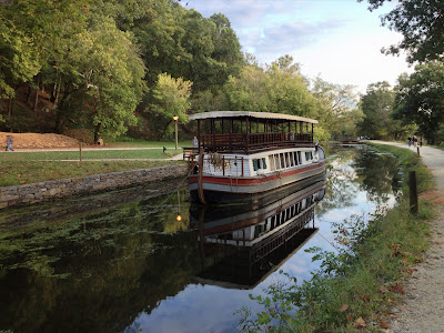 canal boat, starting image