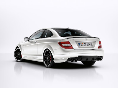 Mercedes-Benz-C63_AMG_Coupe_2012_Rear_Angle_1600x1200
