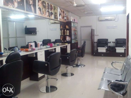 Wonder Streaks Salon & Bridal Makeovers, #4 & 7, Ground Floor, Havells Galaxy, 1st Main, Behind Kalamandir, Hemanth Nagar, Marathahalli, Bengaluru, Karnataka 560034, India, Massage_Therapist, state KA