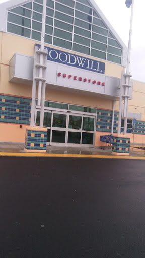 Clothing Store «Goodwill», reviews and photos