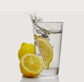 Air dan lemon.