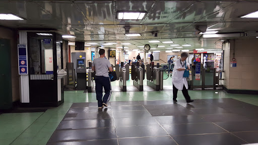 Swiss Cottage Station