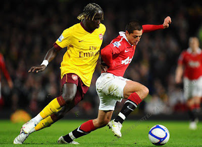 Bacary Sagna Arsenal-Javier Hernandez Manchester United