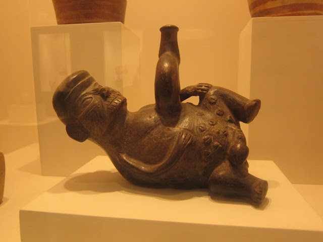 Syphillis depicted on a Moche pottery 