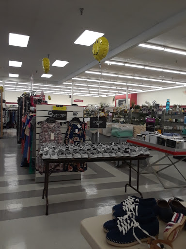 Department Store «T.J. Maxx», reviews and photos, 37055 Groesbeck Hwy, Charter Twp of Clinton, MI 48036, USA