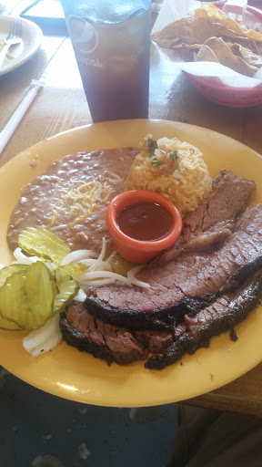 Barbecue Restaurant «El Guapo Smokehouse y Cantina», reviews and photos, 17080 TX-46, Spring Branch, TX 78070, USA