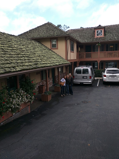 Candle Light Inn