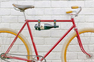Porta vino de piel para la bici