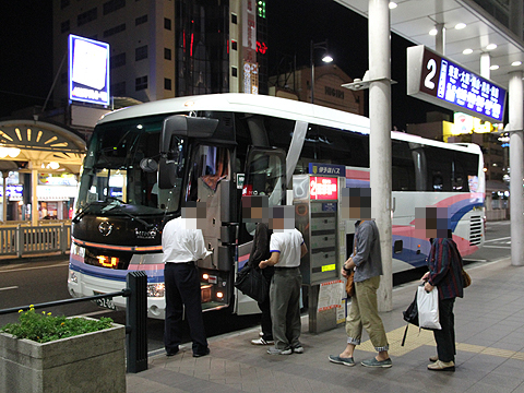 伊予鉄道「道後エクスプレスふくおか号」　5208 松山市駅改札中　その2