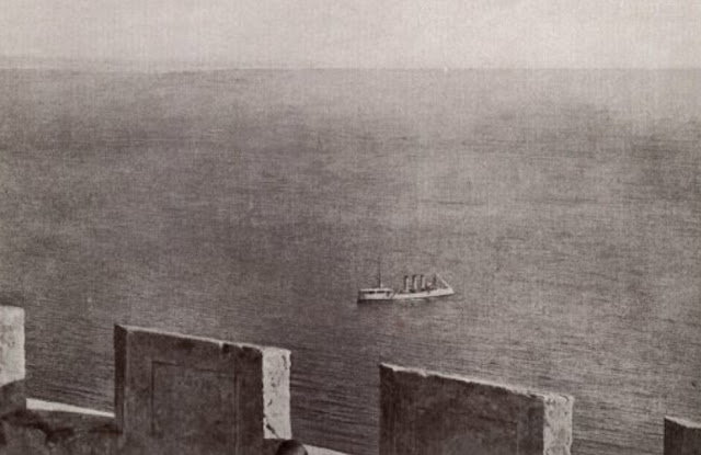 قرن بعد رسو السفينة الحربية بانثير في خليج اكادير Utyui