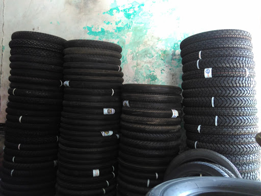 Ceat Tyre Shoppe - Kamadgiri Enterprises, 392 w-2, Vasant Vihar, Naubasta, Kanpur, Uttar Pradesh 208011, India, Tyre_Shop, state UP