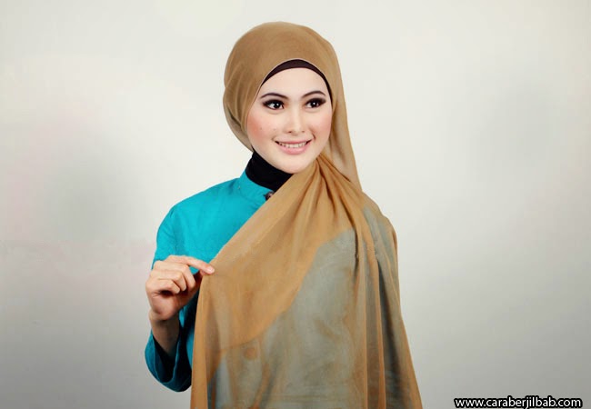 Cara Memakai Jilbab Segi Empat Sederhana  Tutorial Hijab