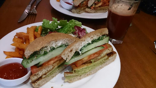 Life Cafe restaurant & bar