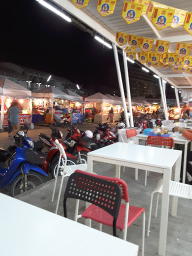 Bua Khao Market