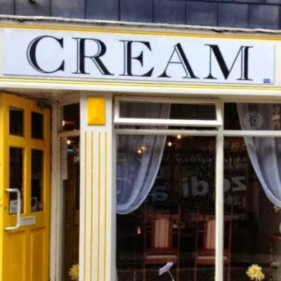 Cream Café logo