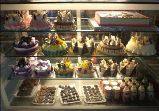 Cakes 365 Bakery, UG-1, 15/2, Anmol Tower, Greater Kailash Rd, Near Navneet Darshan, Old Palasia, Indore, Madhya Pradesh 452001, India, Take_Away_Restaurant, state MP