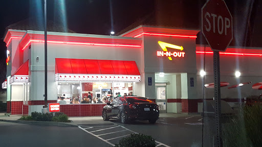 Hamburger Restaurant «In-N-Out Burger», reviews and photos, 9188 E Stockton Blvd, Elk Grove, CA 95624, USA