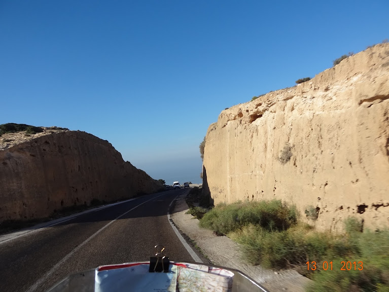 Por Marrocos e Mauritãnia, a queimar Pneu e Gasolina  - Página 2 DSC05602