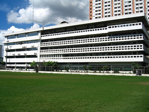 De La Salle University campus