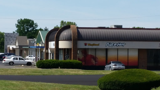 Pizza Restaurant «Pizza Hut», reviews and photos, 1240 N Court St, Circleville, OH 43113, USA