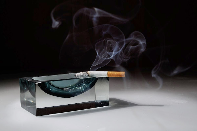 Photo d'une cigarette avec sa fumée Tuto-Cig-09