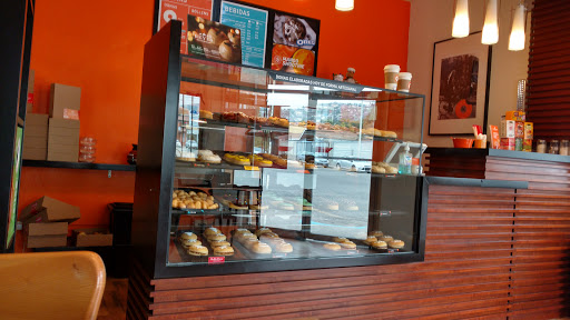 Hollie Böllen - Doughnuts and Coffee, Av Moctezuma 796, Zona Centro, 22800 Ensenada, B.C., México, Tienda de donuts | BC