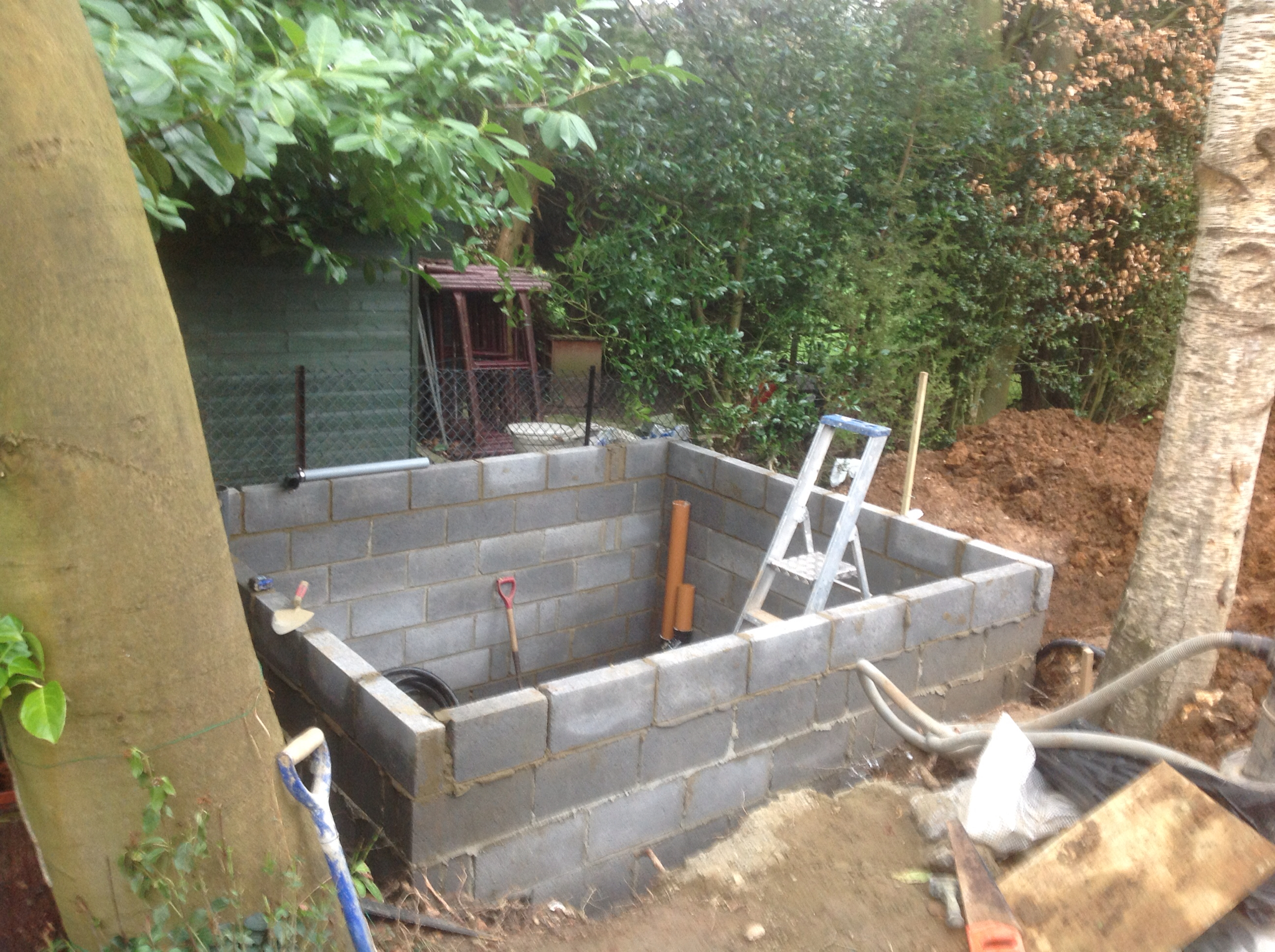 Mark Hobden - Main koi pond build: Filter house (pipework all in and