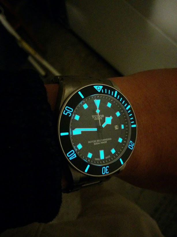 rolex submariner glow in dark
