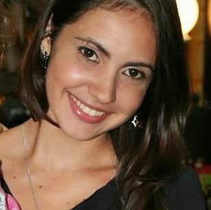 Pamela Souza Photo 10