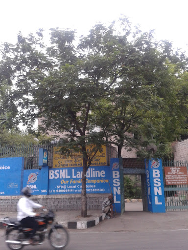 BSNL Telephone Exchange Office, 1-1-78, Rashtrapati Rd, Krishna Complex, Kalasiguda, Secunderabad, Telangana 500003, India, Telephone_Company, state TS