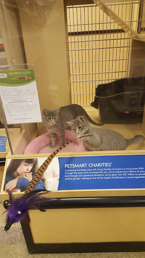 Pet Supply Store «PetSmart», reviews and photos, 350 Fifth St, Oswego, IL 60543, USA