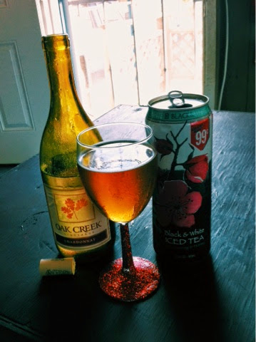 The Sub Cocktail | thumb in plum The Sub Cocktail | thumb in plum