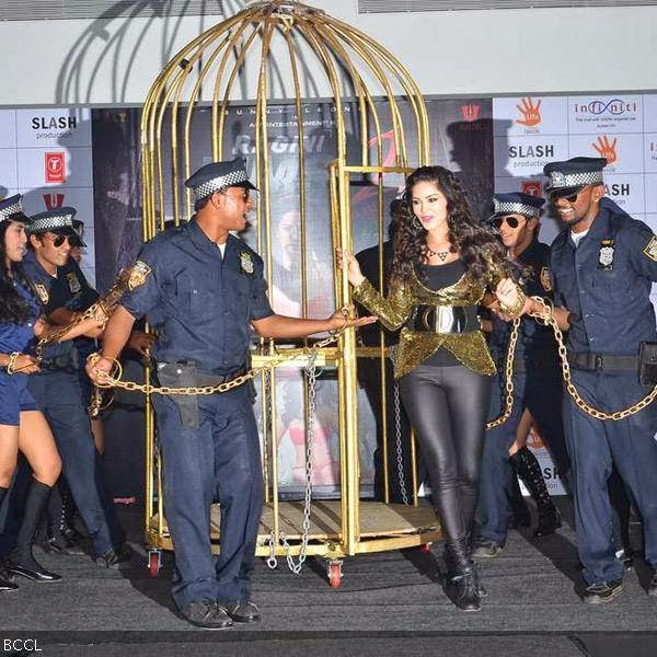 Sunny Leone promotes Ragini MMS 2 at Infinity Mall in Mumbai. (Pic: Viral Bhayani)