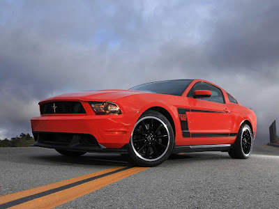 Ford-Mustang_Boss_302_2012_1600x1200_Front_Angle_05