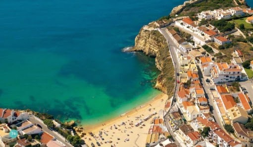 Carvoeiro - Os destinos mais Populares para férias no Algarve