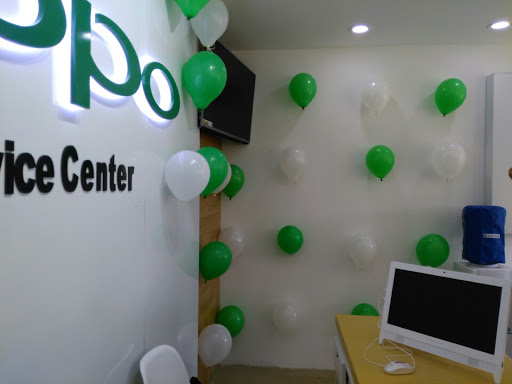 Oppo Service Centre, 1st floor sai complex, opp;- traffic police station, gadwal, Gadwal, Telangana 509125, India, Shop, state TS