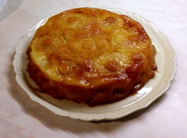 Dessert à la table d'hote: gateau aux pommes