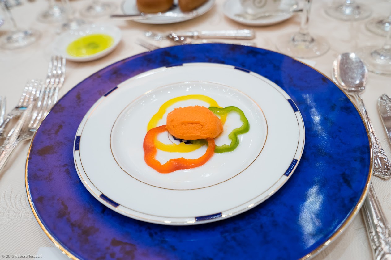 三種ピーマンアカシア蜂蜜のやわらか煮 赤ピーマンのババロア添え