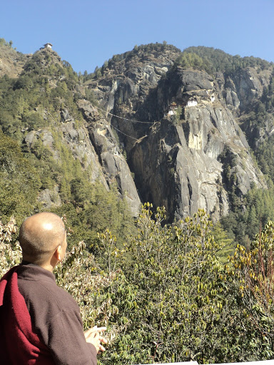 Ký sự chuyến hành hương Bhutan đầu xuân._Bodhgaya monk (Văn Thu gởi) DSC07068