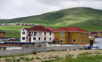 Монголия, Эрдэнэт, коттеджи