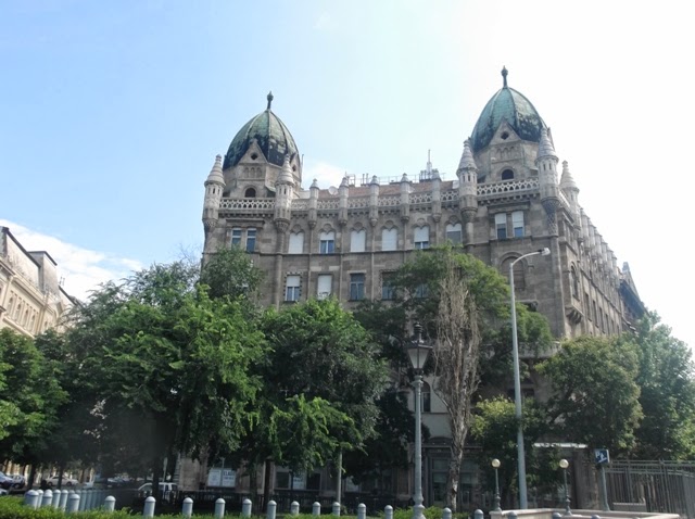 Budapest I: llegada; Visitas Parlamento & Ópera; Musical - En SOLITARIO por Rumanía, Hungría, Eslovaquia & Chequia (16)