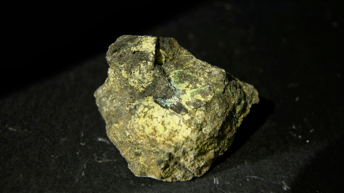 Colección de Minerales Fluorescentes - Página 2 URANOFANA-ALFA+%252C+M.+Eureka%252C+Torre+de+Cabdella%252C+Espa%25C3%25B1a