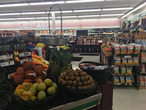 Grocery Store «Oakridge Supermarket», reviews and photos, 31240 Groesbeck Hwy, Fraser, MI 48026, USA