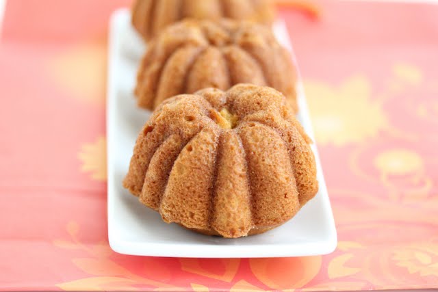 close-up photo of a pumpkin cake