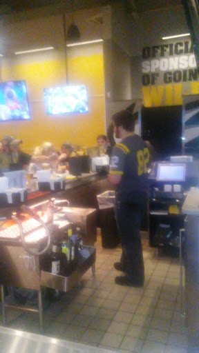 Chicken Wings Restaurant «Buffalo Wild Wings», reviews and photos, 3333 Court St, Pekin, IL 61554, USA