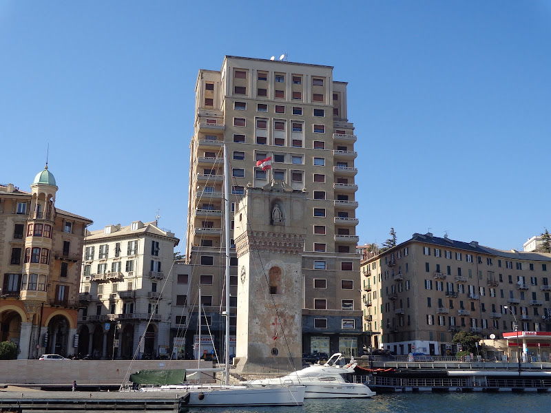 А включите-ка мне усилители качки! А подайте-ка белых пиджаков. Costa Paсifica февраль 13г