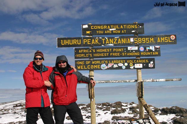القمم الاعلى: اعلى قمة في كل قارة Summit-of-kilimanjaro-highest-point-in-africa