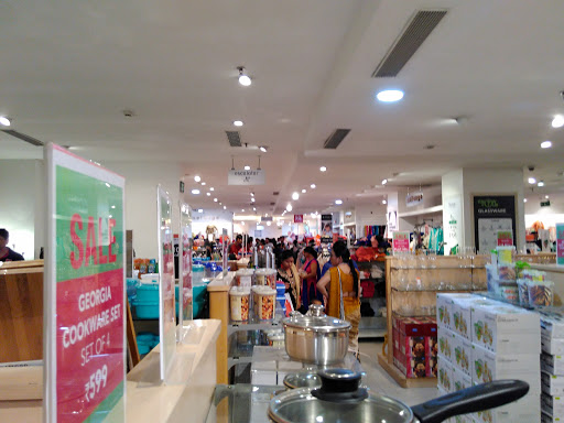 Lifestyle Stores, Mahagun Metro Mall,, Sector-3, Vaishali,, Ghaziabad,, Uttar Pradesh 201010, India, Mens_Clothing_Accessories_Store, state UP